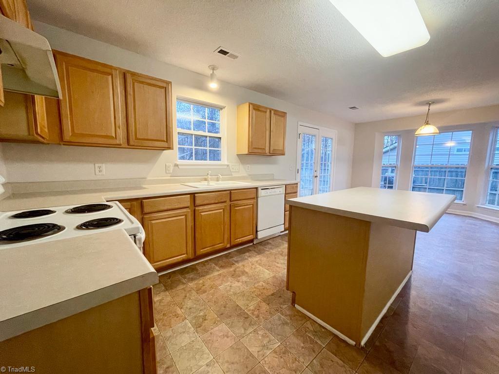 5715 River Glen Drive Property Photo 7
