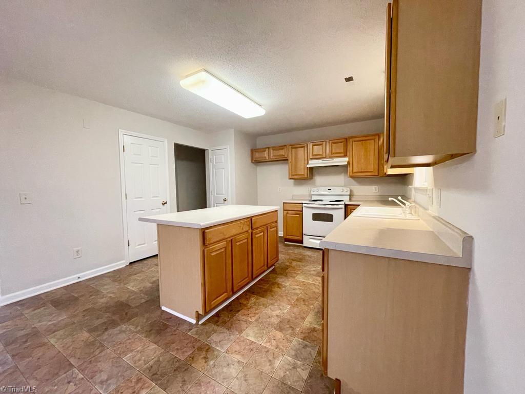 5715 River Glen Drive Property Photo 8