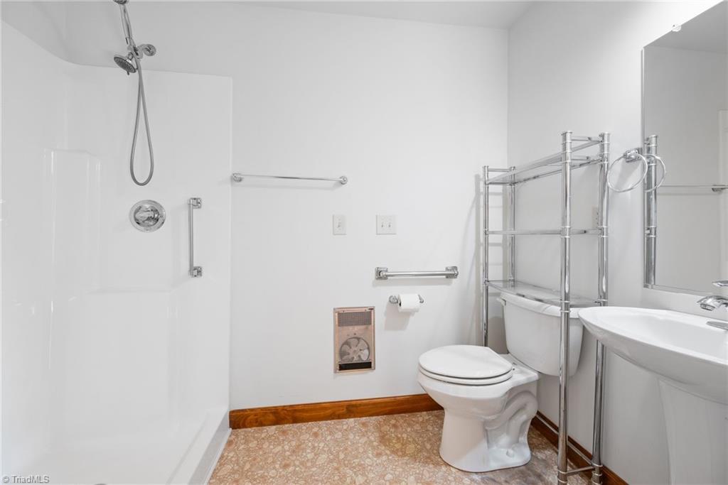 243 Farmingdale Avenue Property Photo 28