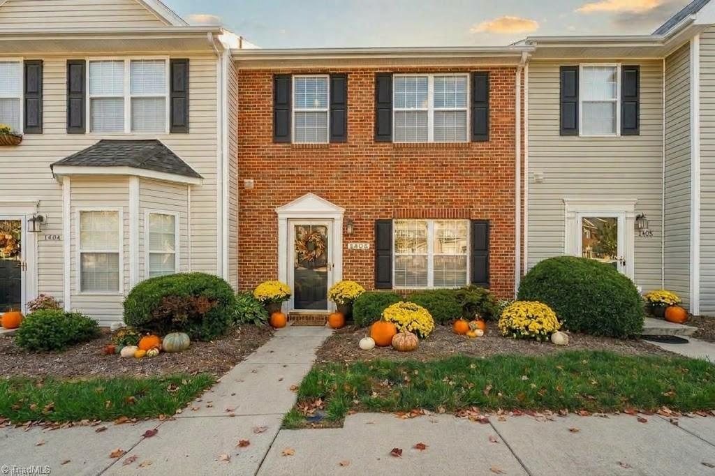 1406 Brittany Way Property Photo 1