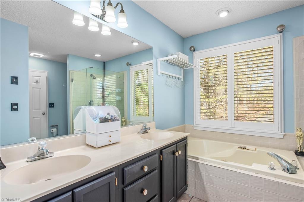 4104 Moss Brook Drive Property Photo 13