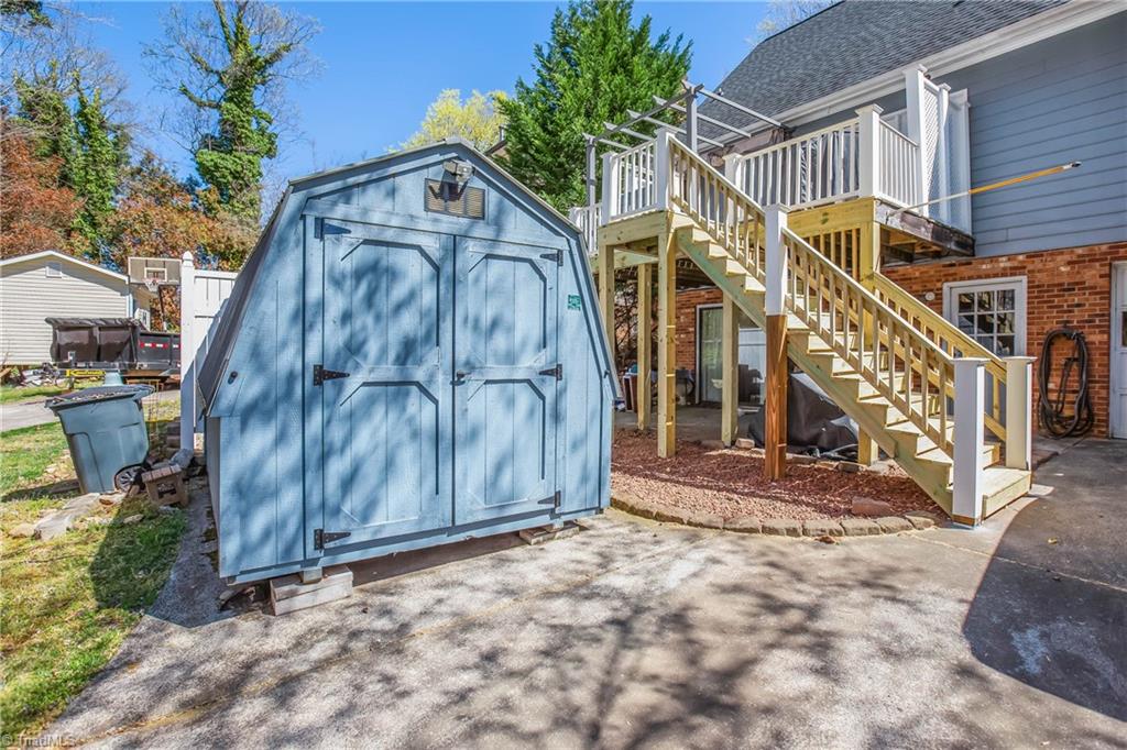 4104 Moss Brook Drive Property Photo 25