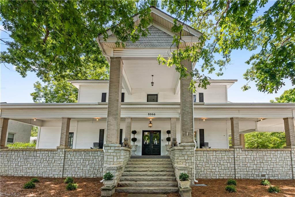 8066 Broad Street Property Photo 1