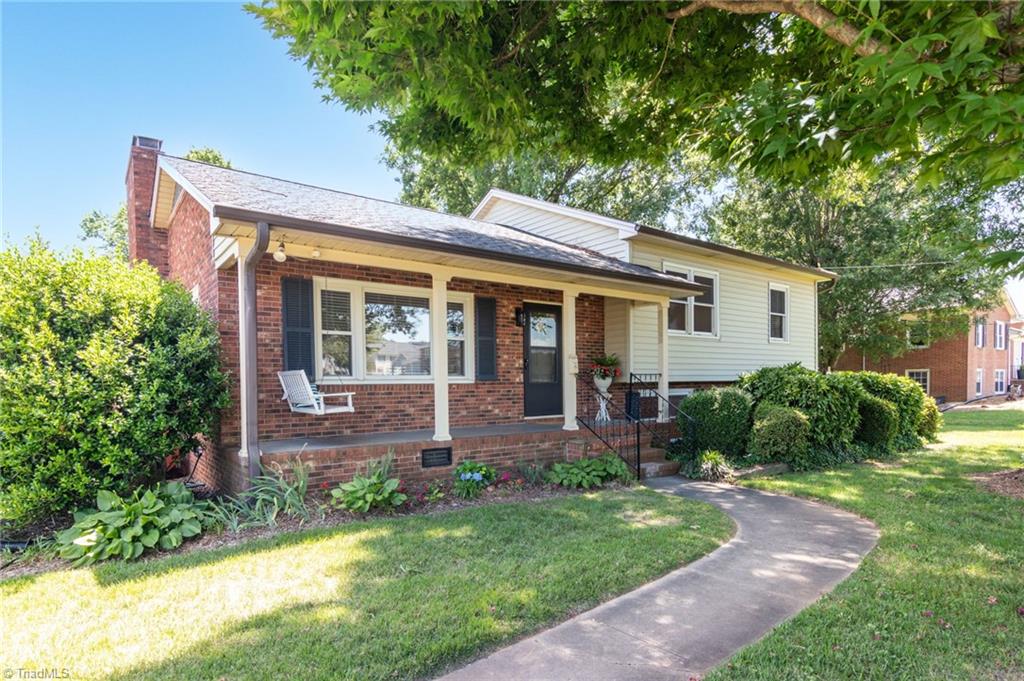 1132 Glennview Drive Property Photo 1