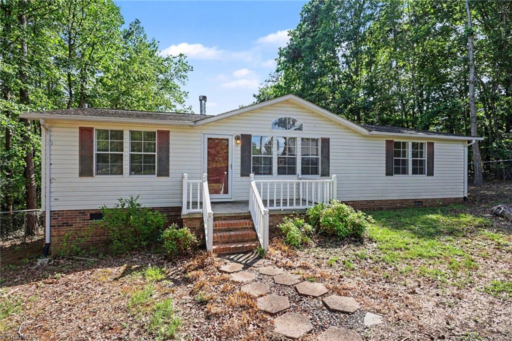 194 Pinehaven Drive Property Photo 3