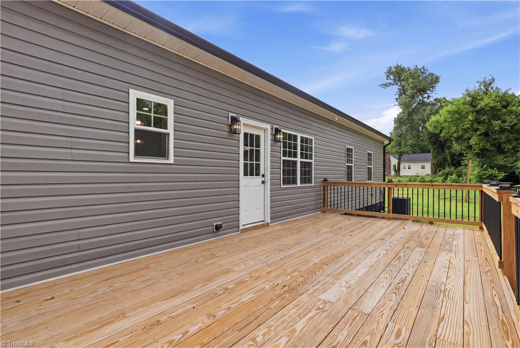 616 S Elm Street Property Photo 19