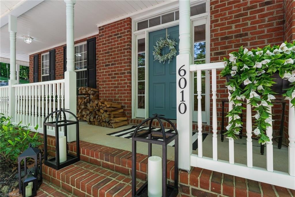 6010 Kempsford Court Property Photo 1
