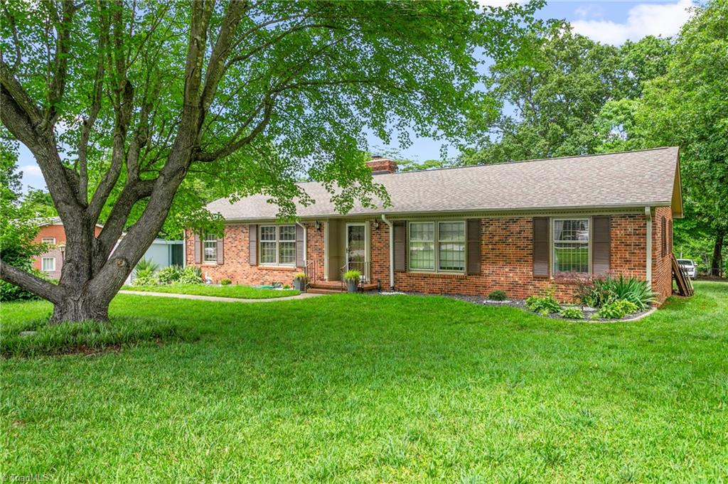 3611 Esterwood Road Property Photo 1