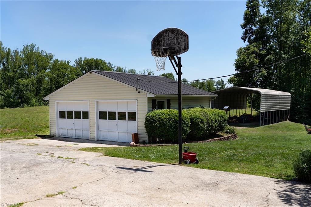 1744 R Chipman Drive Property Photo 34