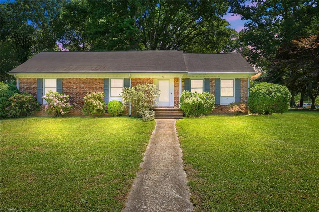 401 White Oaks Drive Property Photo 1