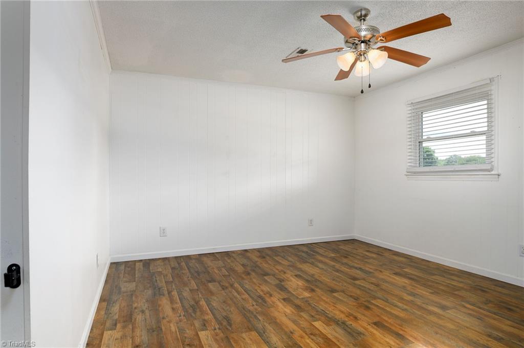 4950 Fairview Court Property Photo 5