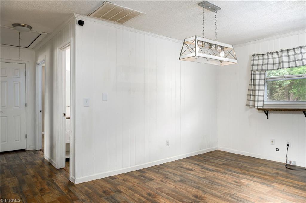 4950 Fairview Court Property Photo 8