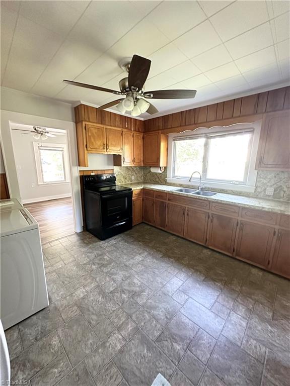 153 Green Street Property Photo 19