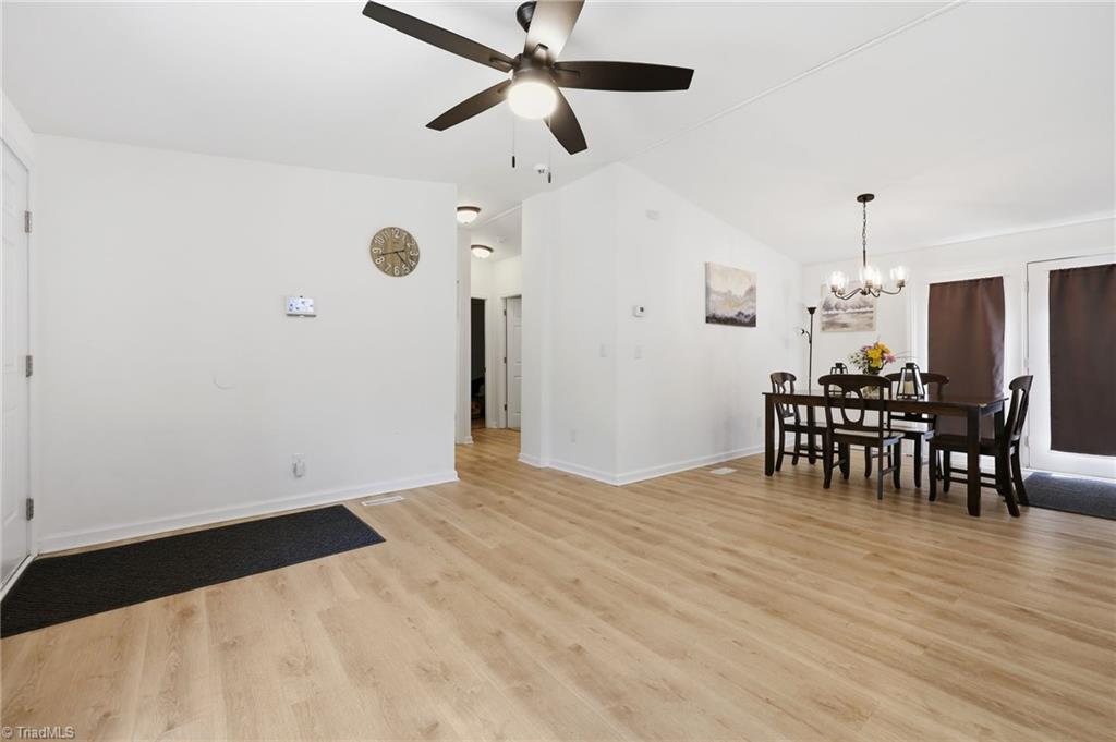 54 Brent Wood Property Photo 10