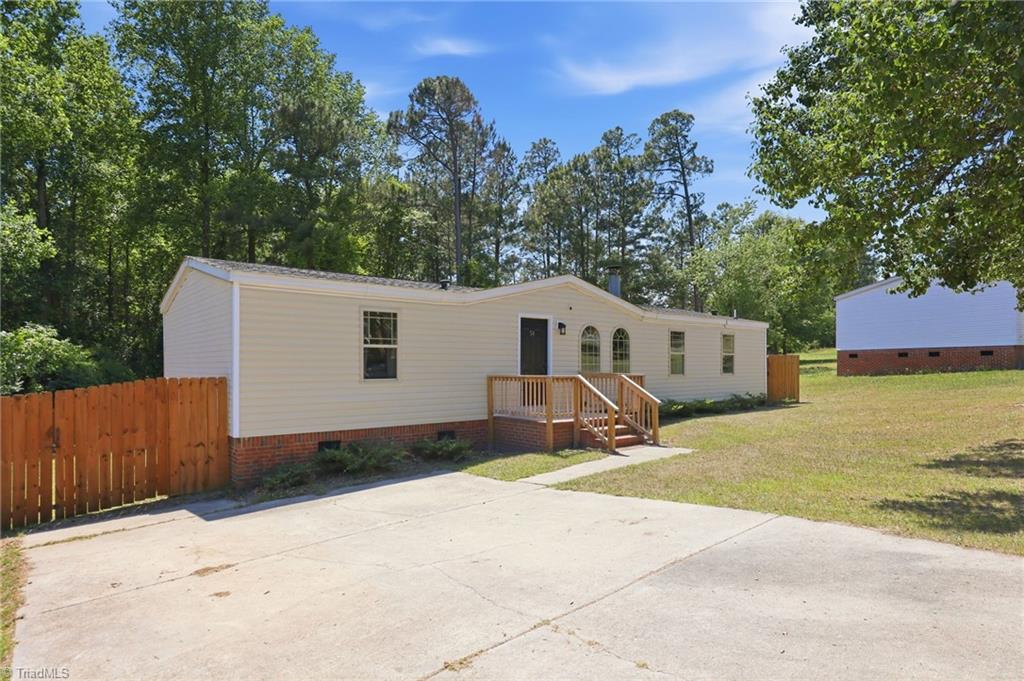 54 Brent Wood Property Photo 17