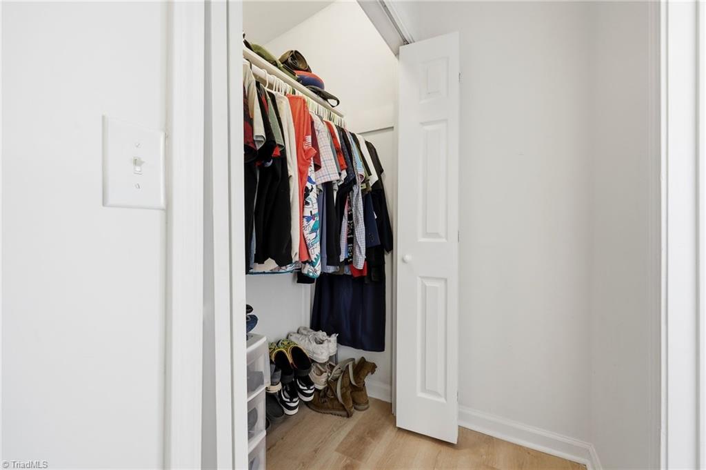 54 Brent Wood Property Photo 20
