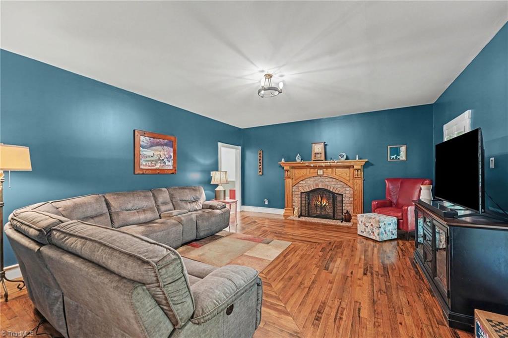 3190 Macbrandon Lane Property Photo 12