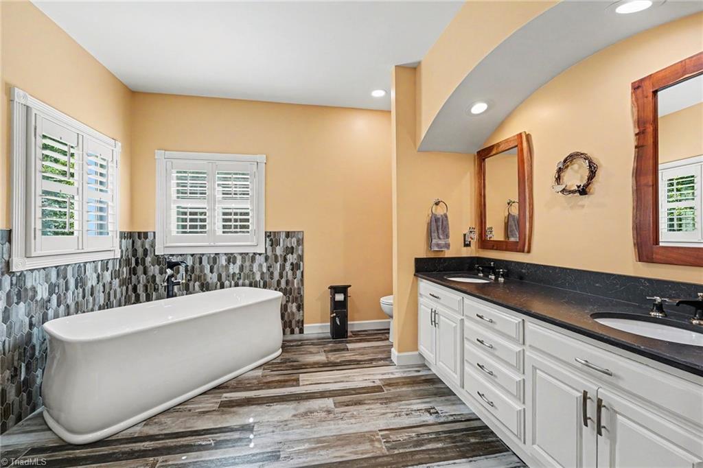 3190 Macbrandon Lane Property Photo 26