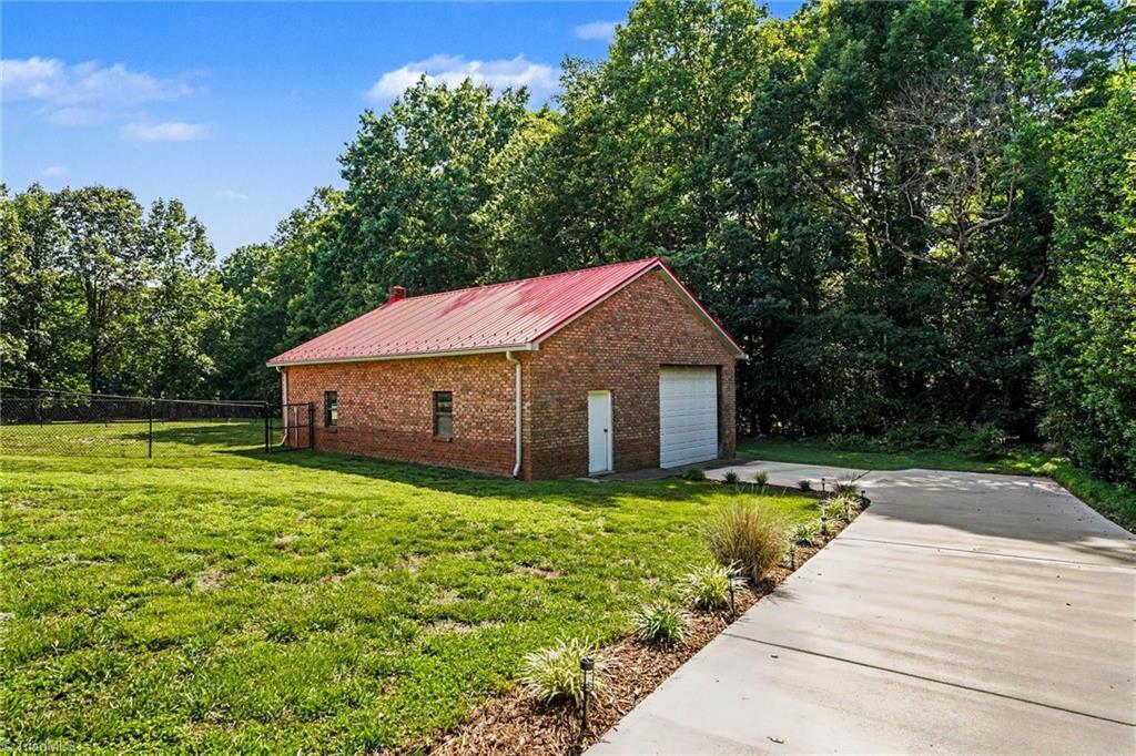 3190 Macbrandon Lane Property Photo 41