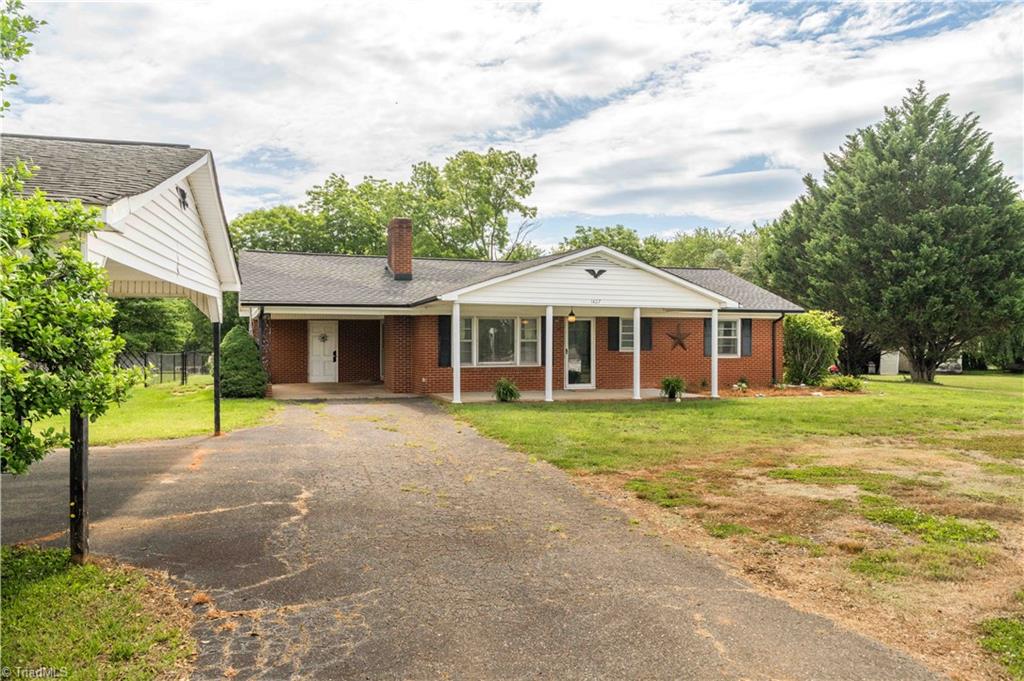 1427 Reeves Mill Road Property Photo 2