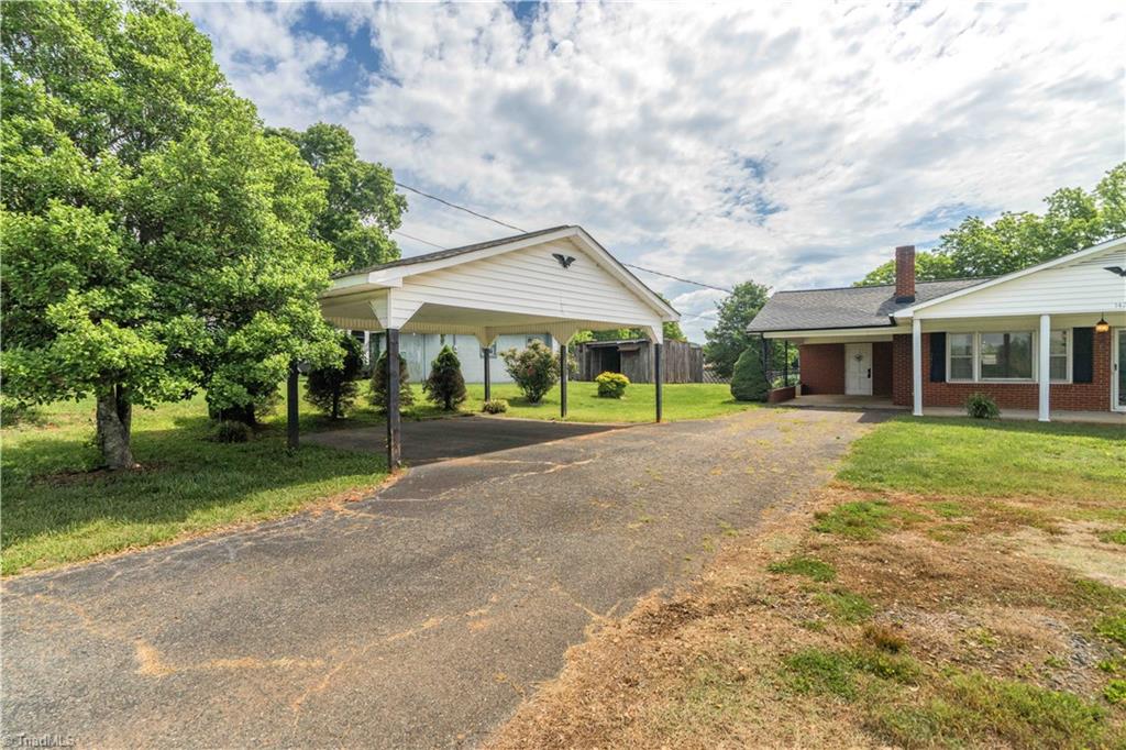 1427 Reeves Mill Road Property Photo 3