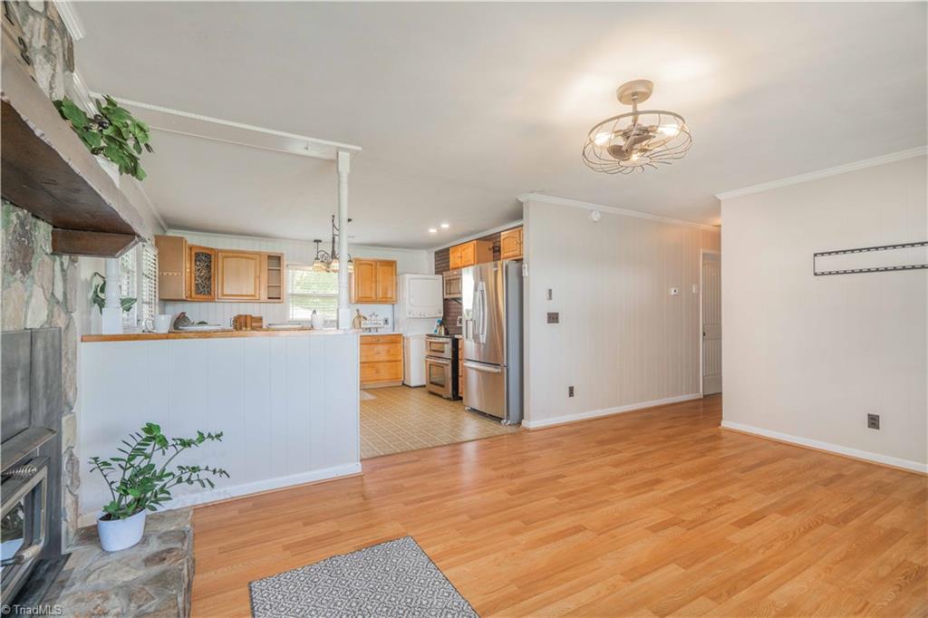 1427 Reeves Mill Road Property Photo 8