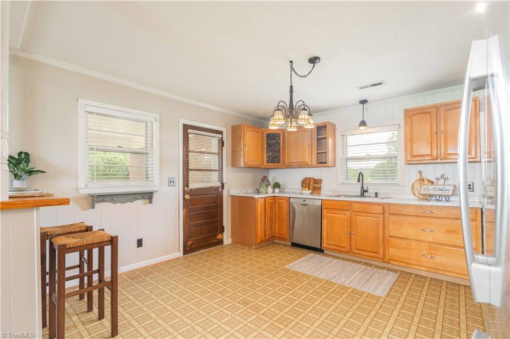 1427 Reeves Mill Road Property Photo 9