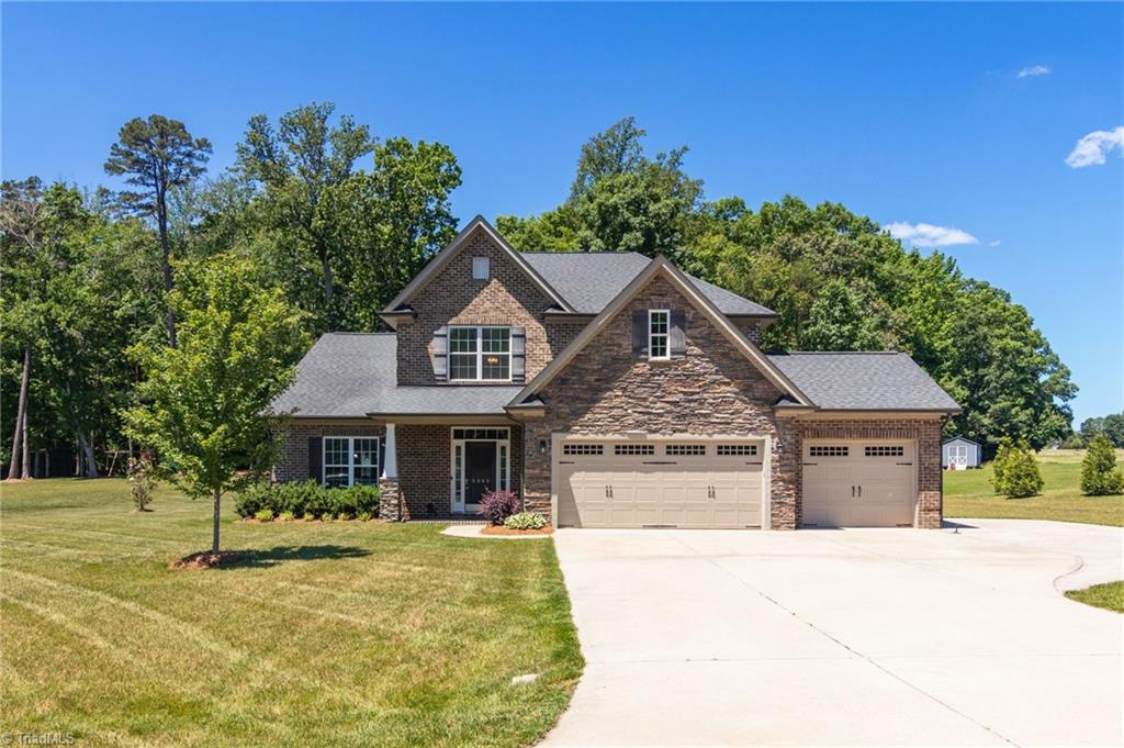 5009 Labella Court