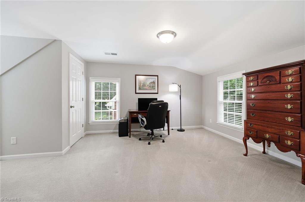 307 Overman Street Property Photo 38
