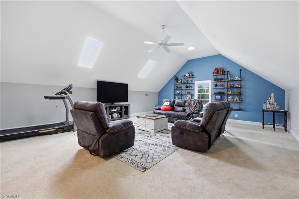 307 Overman Street Property Photo 39