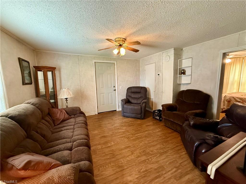 212 S 6th Avenue Property Photo 10