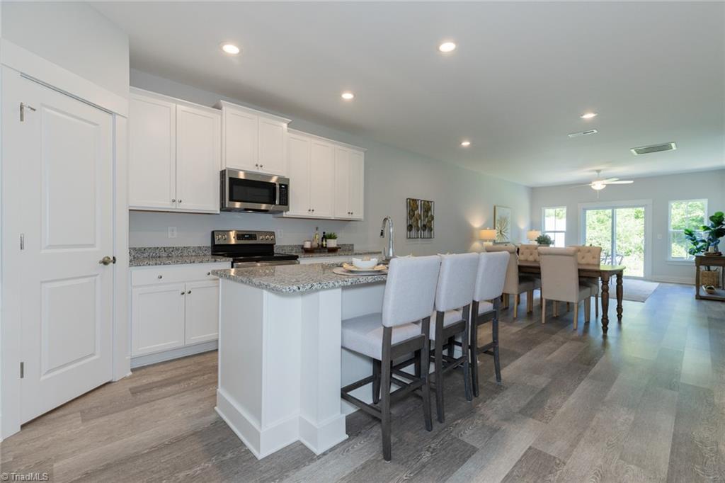 1744 Old Fields Boulevard Property Photo 3