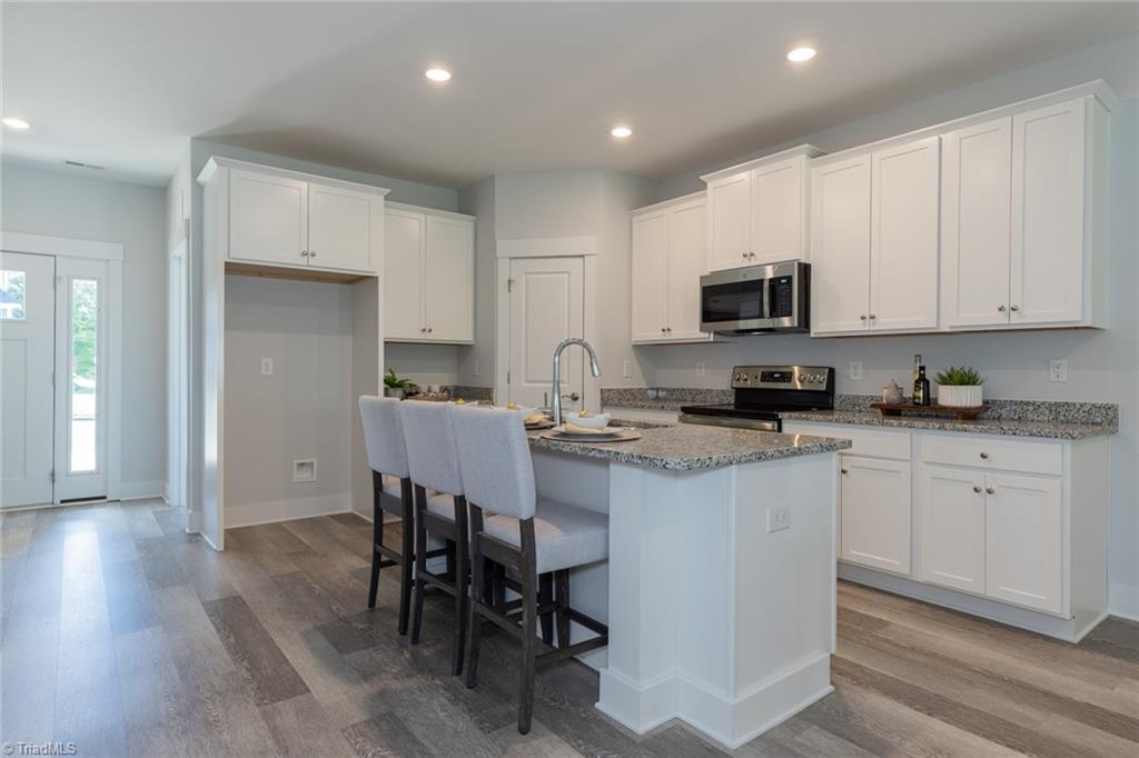 1744 Old Fields Boulevard Property Photo 4