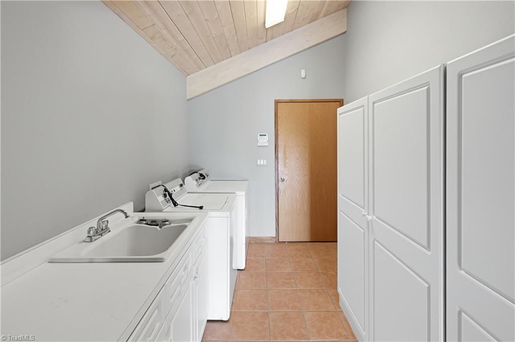 1019 George Road Property Photo 33
