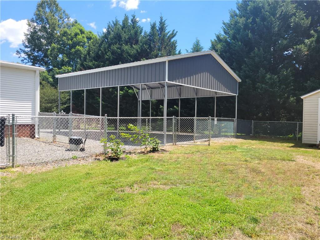 1063 Frans Road Property Photo 9