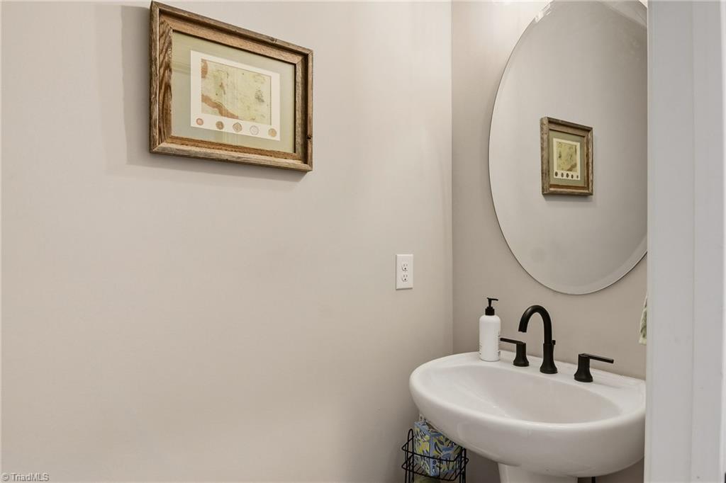 164 Pipers Ridge East Property Photo 19