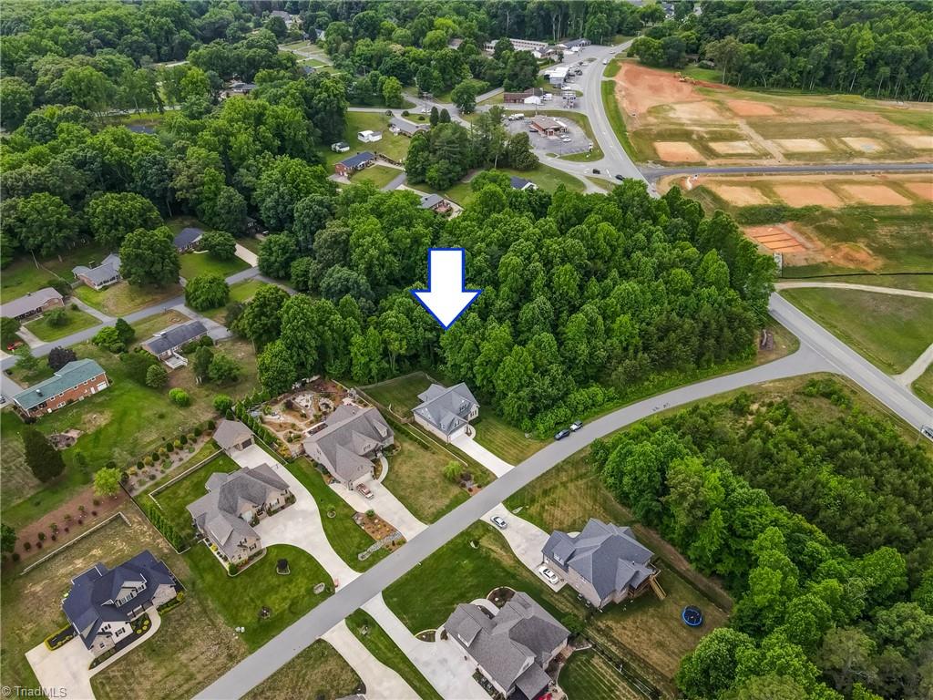164 Pipers Ridge East Property Photo 45
