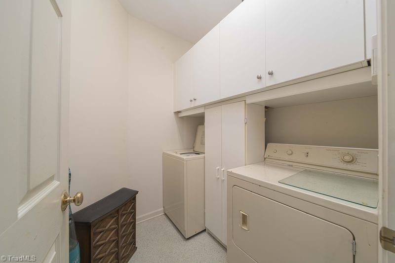 1225 Avery Way Property Photo 9