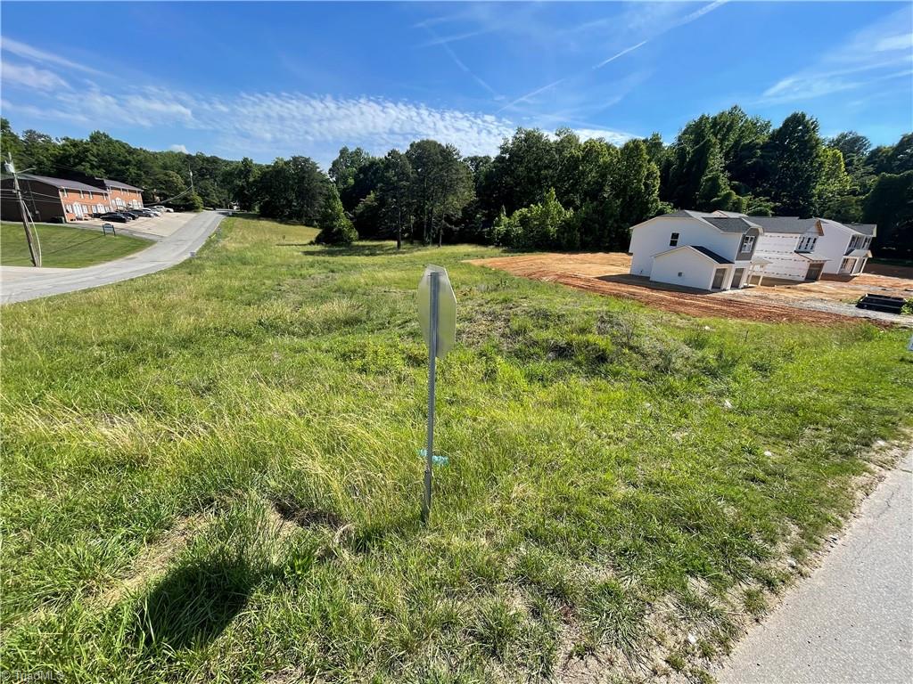 108 LONGVIEW Street Property Photo 1
