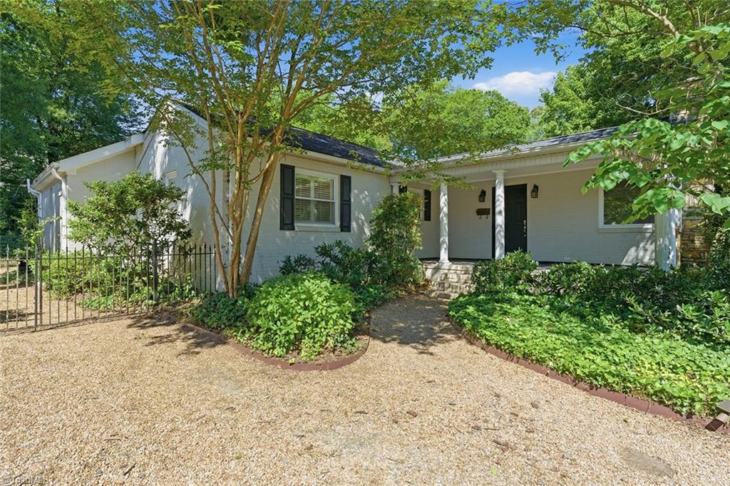 1920 Robinhood Road Property Photo