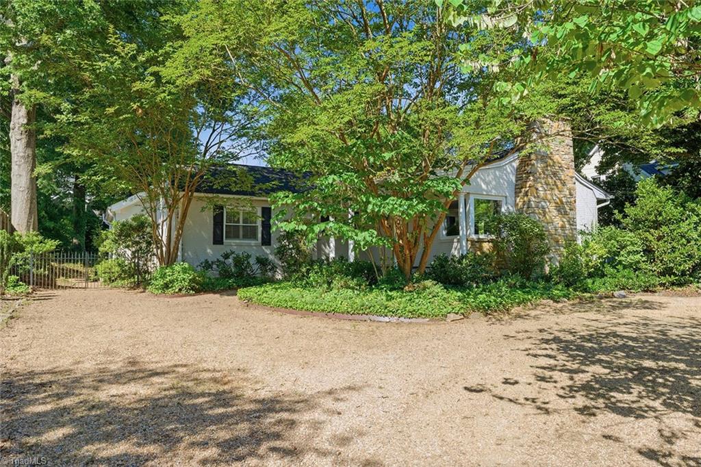 1920 Robinhood Road Property Photo 2