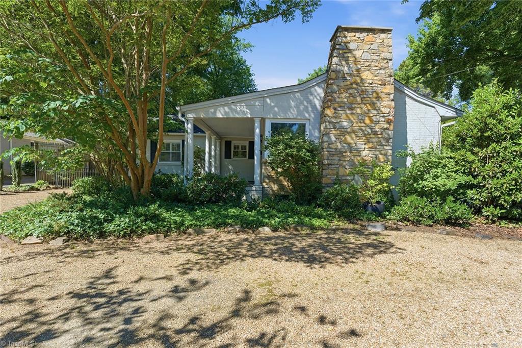 1920 Robinhood Road Property Photo 3