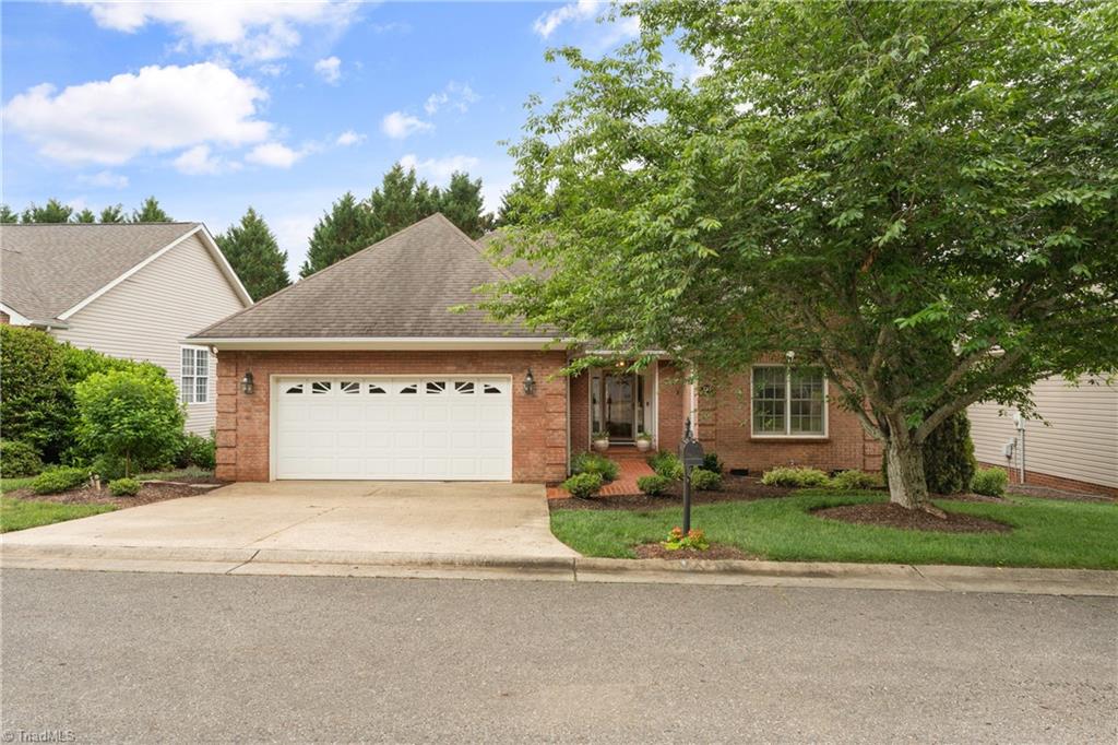 233 Brooks Landing Drive Property Photo 1