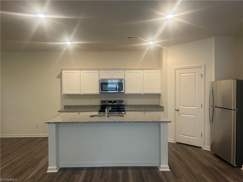 855 Hanford Landing Drive Property Photo 6