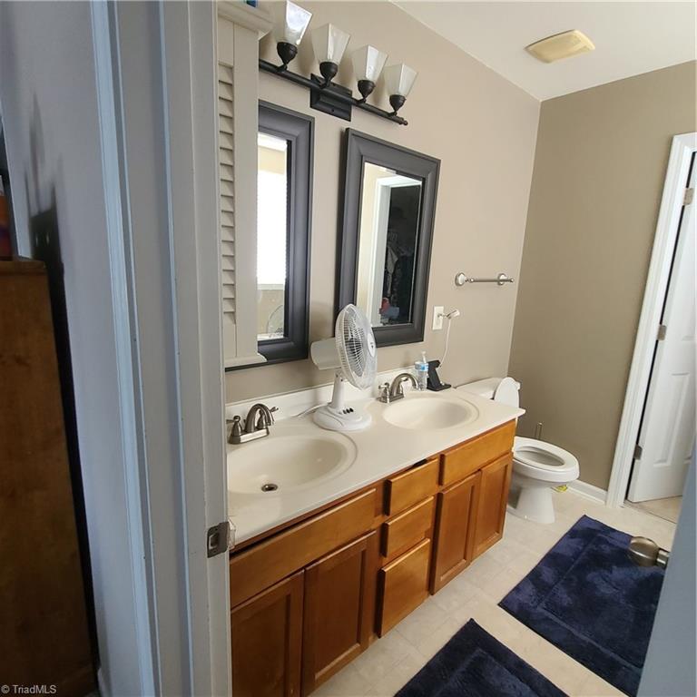 895 Jennifer Lane Property Photo 11
