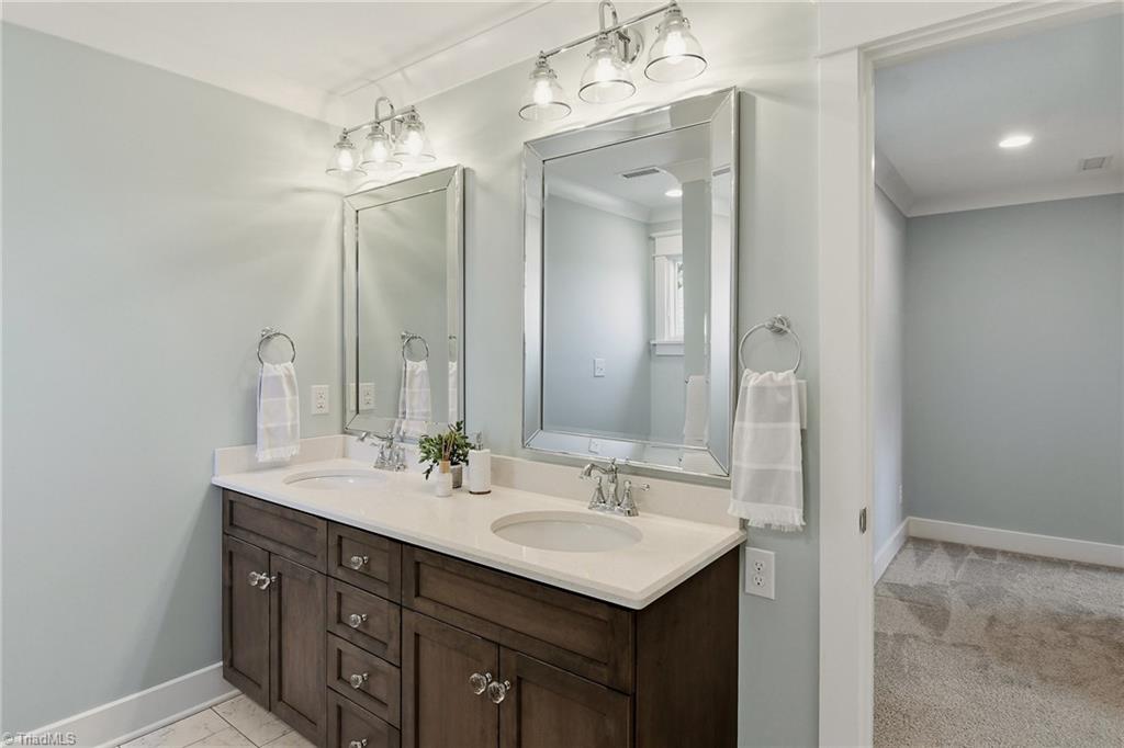 527 Lissara Lodge Drive Property Photo 28