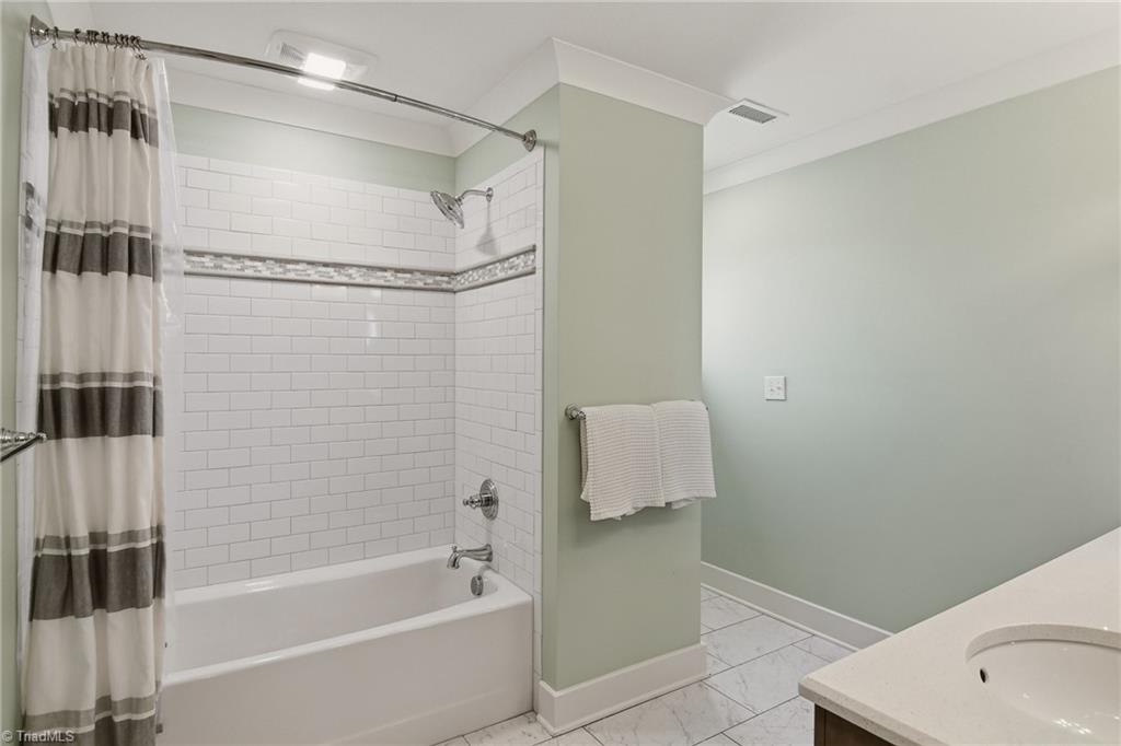 527 Lissara Lodge Drive Property Photo 29