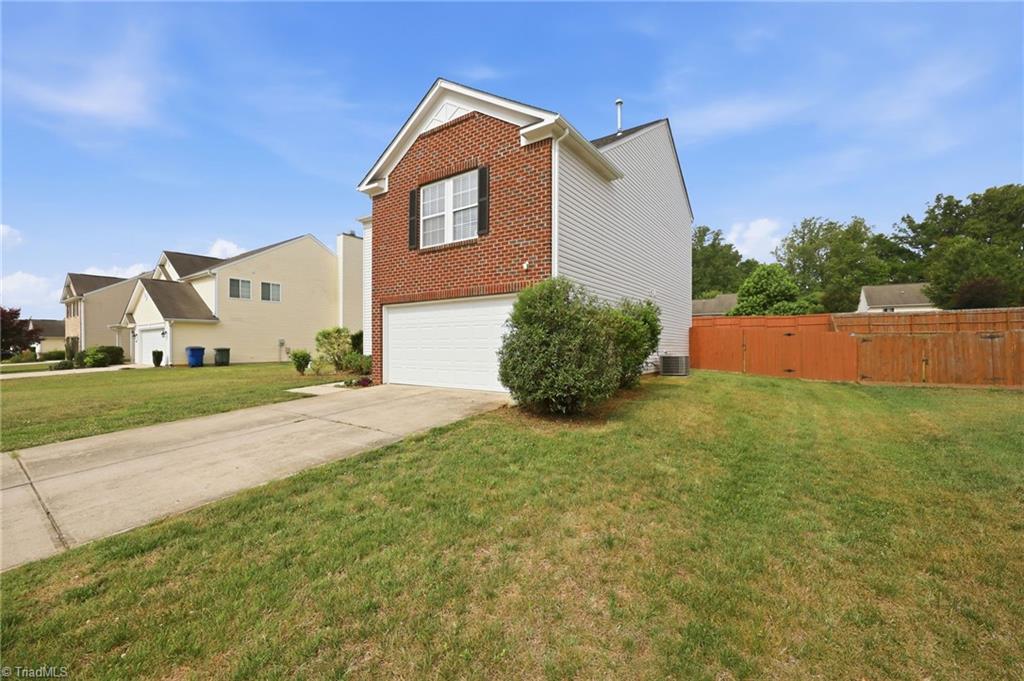 410 Walnut Crossing Drive Property Photo 35