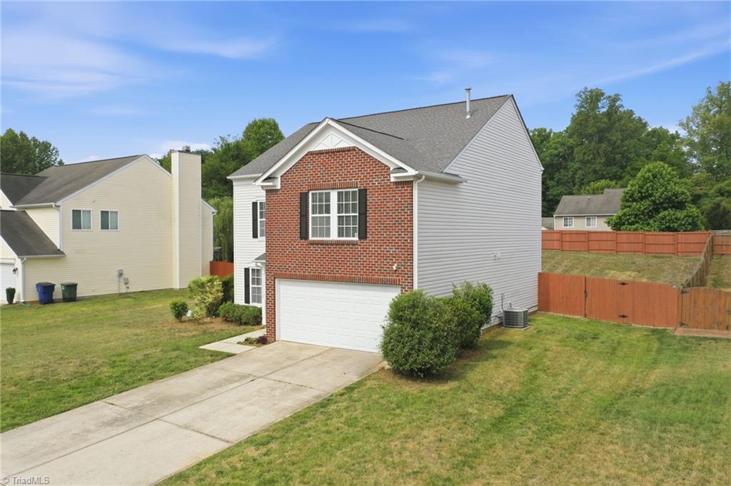 410 Walnut Crossing Drive Property Photo 42