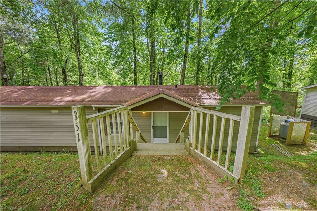351 Laurelwood Lane Property Photo 7